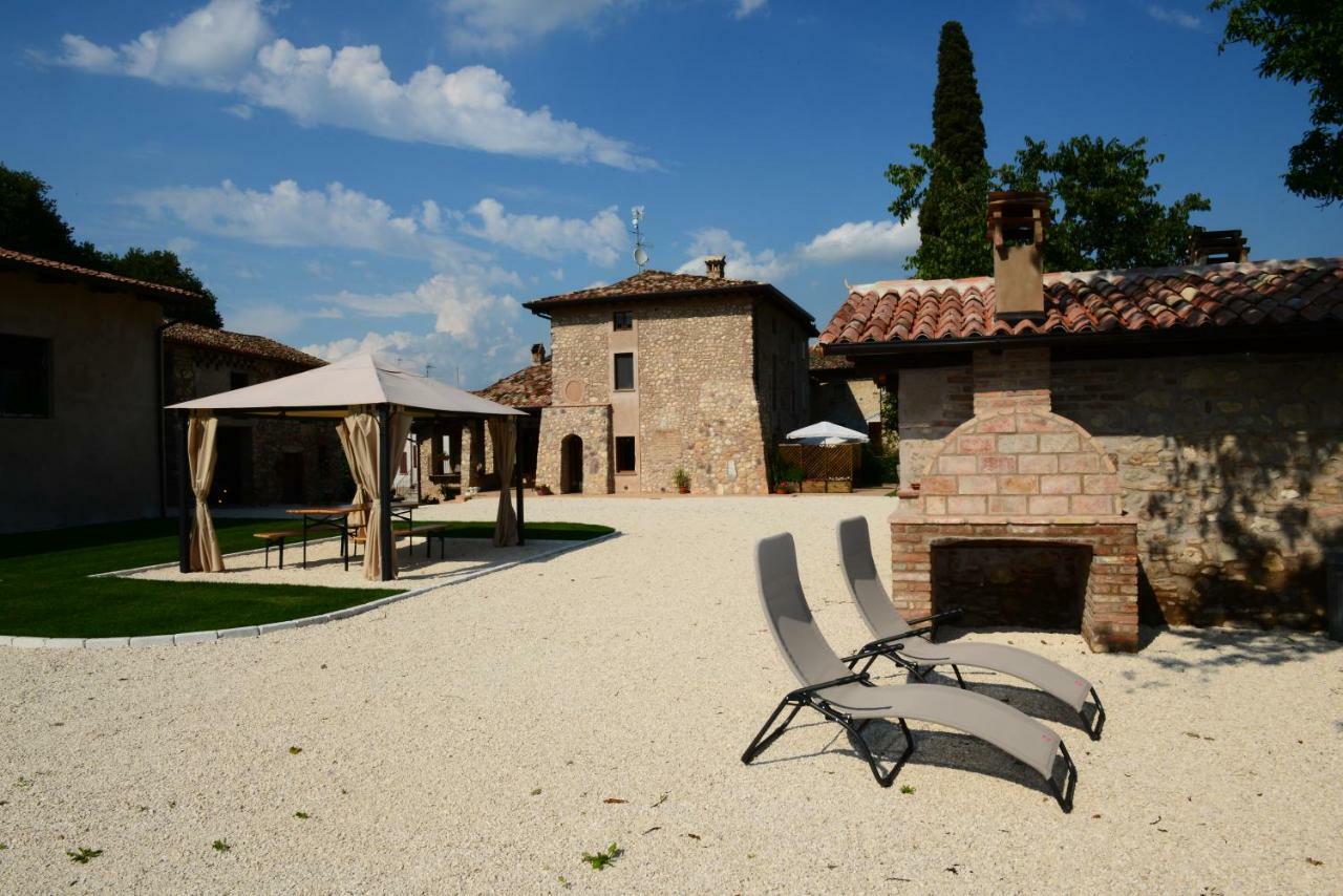 Corte Davini Agriturismo Monzambano Dış mekan fotoğraf